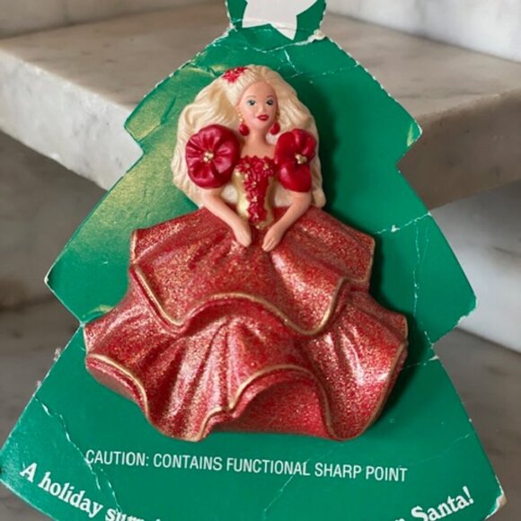HALLMARK 1995 Barbie Christmas Princess Red Pin Brooch Original Card - Picture 5 of 13